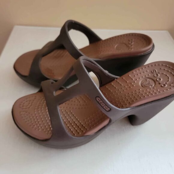 Crocs Brown Block Heel Sandal - Picture 2 of 6